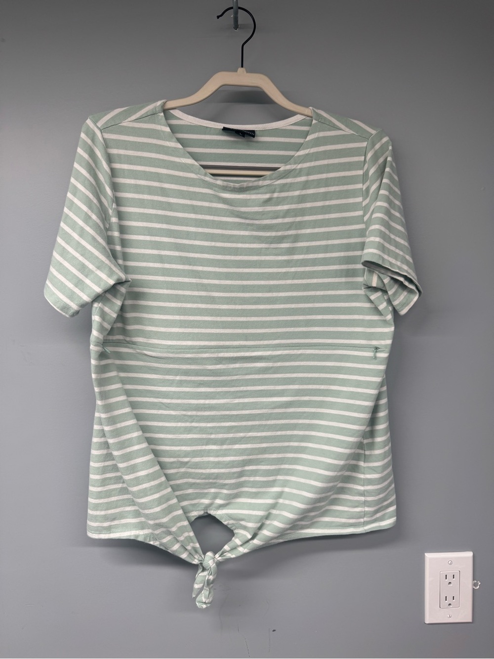 Nursing Queen Striped Nursing Top, Size Large